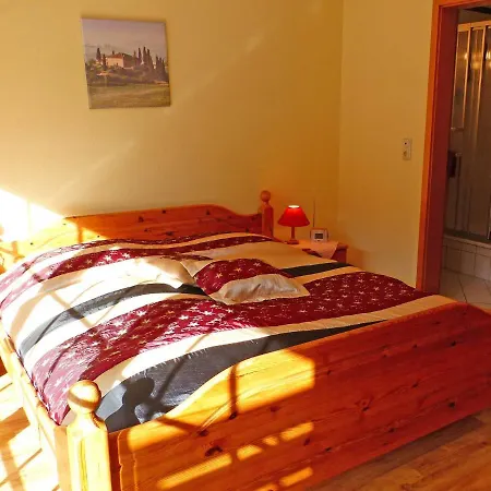 בית הארחה & Gluess 3*