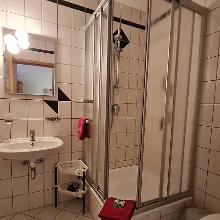 & Gluess בית הארחה Lunzen