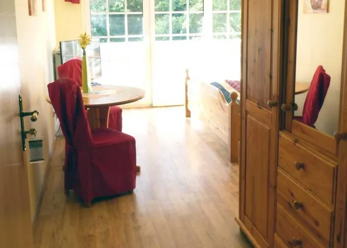 & Gluess Guest house 3*