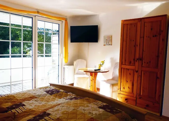 Guest house & Gluess 3*