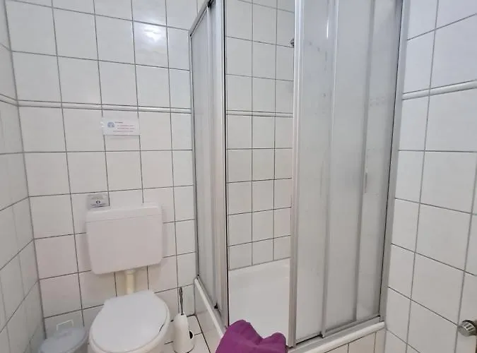 & Gluess Guest house 3*