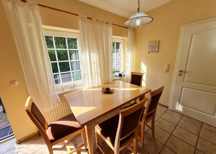 Guest house & Gluess 3*