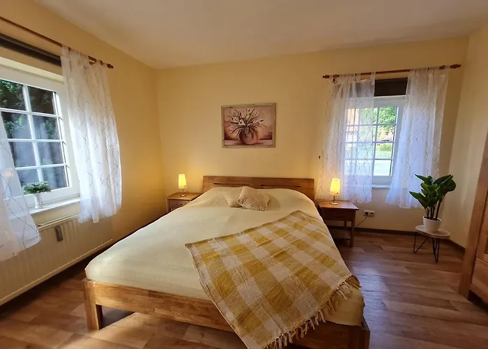 & Gluess Guest house