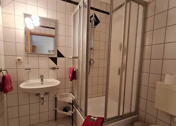 & Gluess Guest house Lunzen
